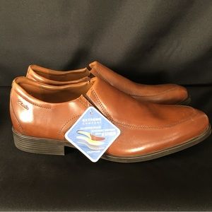 NWT Clarks Extreme Comfort Whiddon Slip-on Loafers Mens 11.5